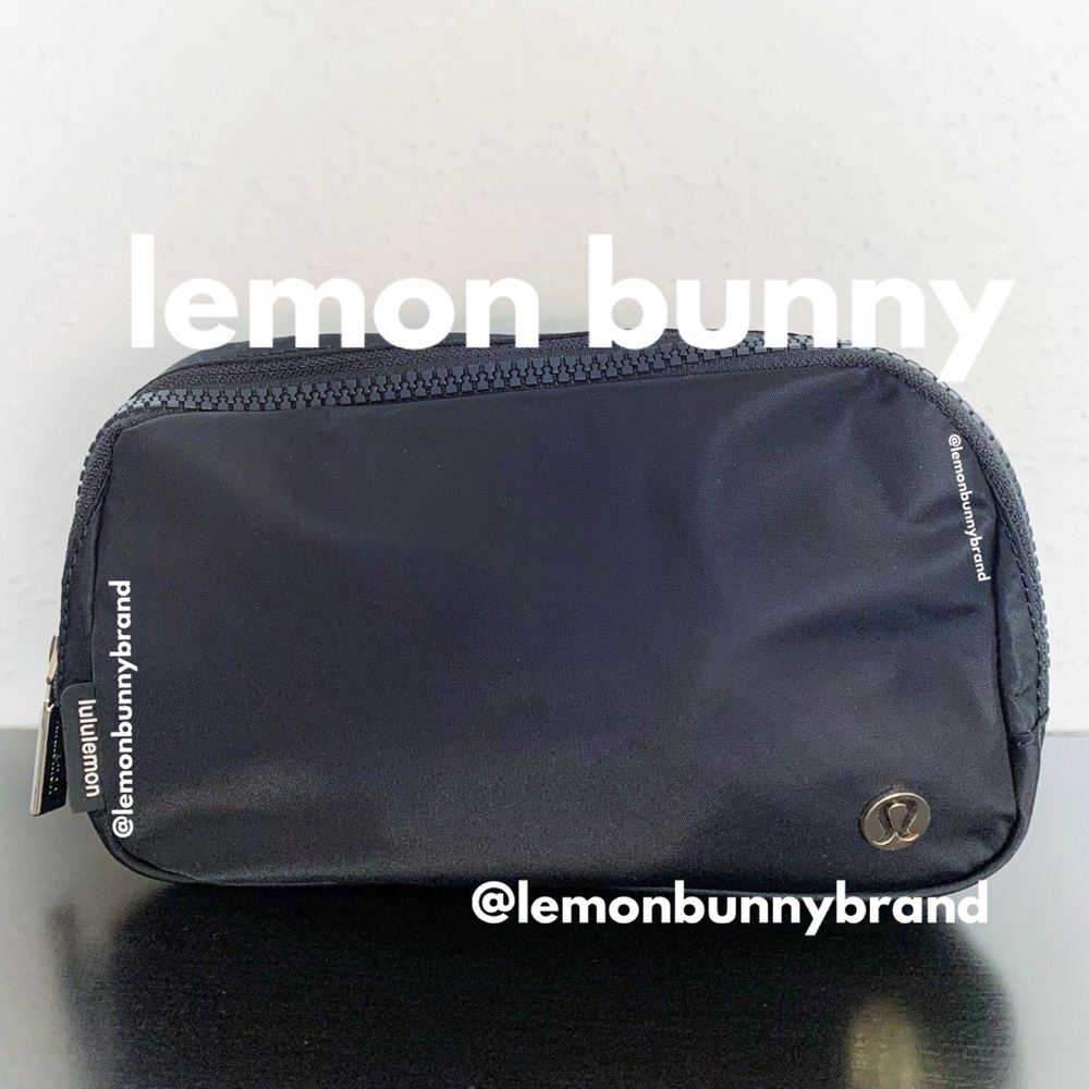lululemon Everywhere Belt Bag in Black with Gold Zipper OS (1L) Brand New NWT